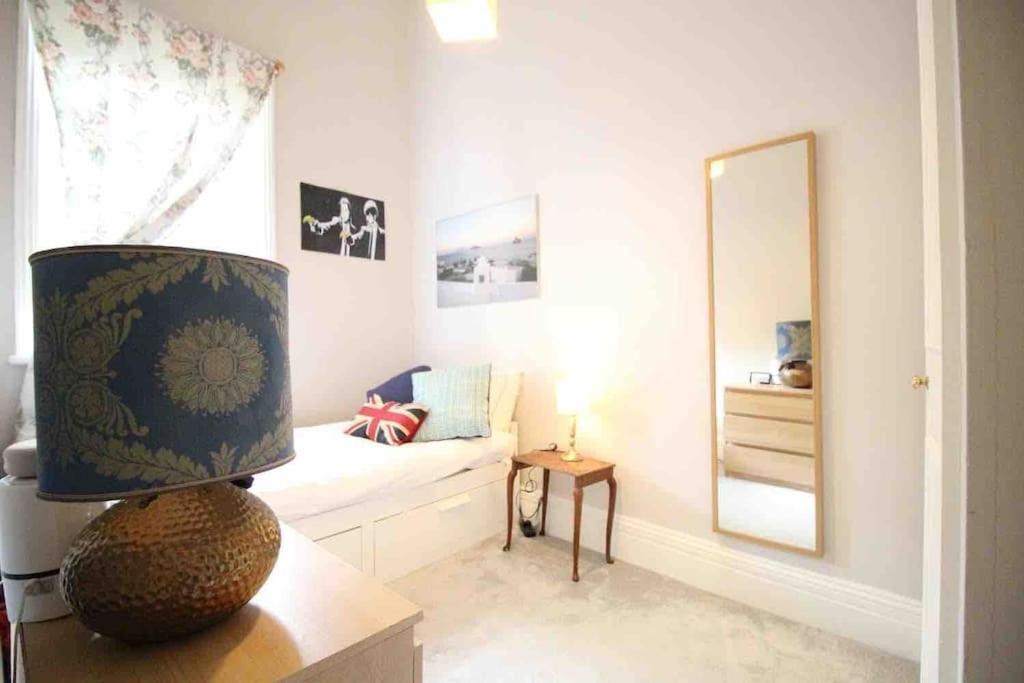 Wonderful Apartment In Earl'S Court 런던 외부 사진